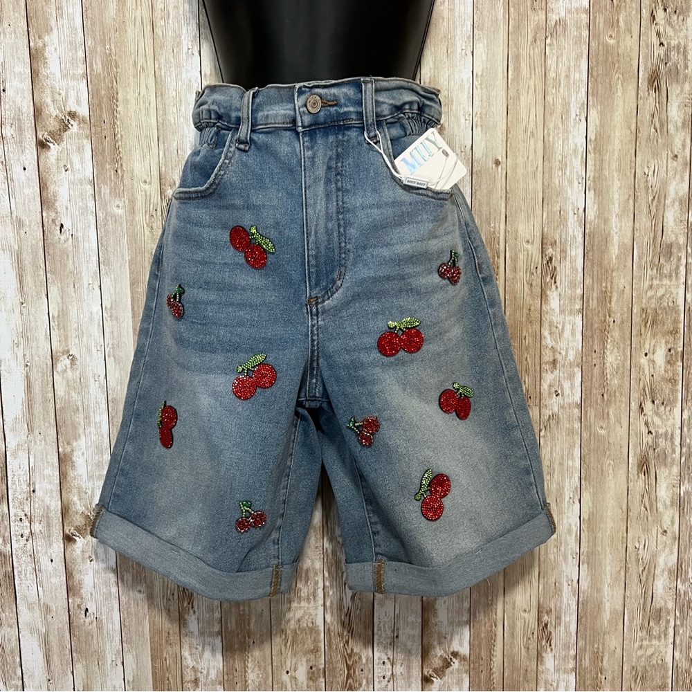Blue Denim Shorts Embroidered Cherrys 🍒Size Small